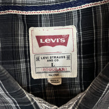 Load image into Gallery viewer, Levi&#39;s &quot;Regular&quot; Cowboy Western Black Grey Check Popper Button Long Sleeve Shirt
