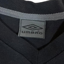 Load image into Gallery viewer, UMBRO Classic Basic Embroidered Mini Logo Black Short Sleeve V-Neck T-Shirt

