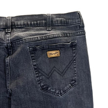 Load image into Gallery viewer, WRANGLER &quot;Texas Stretch&quot; Classic Black Denim Straight Leg Jeans
