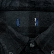 Load image into Gallery viewer, Early 00’s Plaid Check Long Sleeve Button-Up Flannel Shirt
