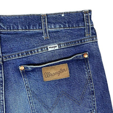 Load image into Gallery viewer, WRANGLER &quot;Westward Bootcut&quot; Classic High Waisted Blue Denim Jeans
