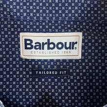 Load image into Gallery viewer, Barbour &quot;Tailored Fit&quot; Patterned Navy Blue Short Sleeve Button-Up Cotton Shirt
