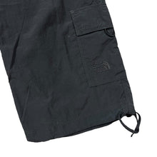 Load image into Gallery viewer, THE NORTH FACE TNF Classic Dark Grey Utility Cargo 3/4 Length Trousers
