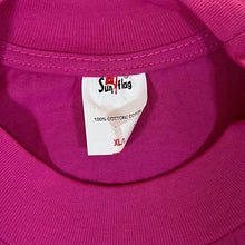 Load image into Gallery viewer, Vintage Sun Flag KENYA Cheetah Animal Souvenir Graphic Pink T-Shirt
