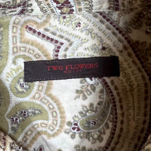 Load image into Gallery viewer, Two Flowers Paisley Patterned Western Style Popper Long Sleeve Shirt
