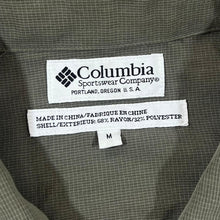 Load image into Gallery viewer, Vintage COLUMBIA SPORTSWEAR Subtle Khaki Check Short Sleeve Shirt
