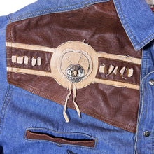 Load image into Gallery viewer, Vintage Stockerpoint Cowboy Western Blue Denim Leather Panel Popper Long Sleeve Shirt
