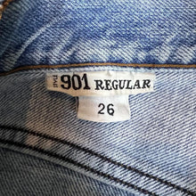 Load image into Gallery viewer, Early 00&#39;s REPLAY JEANS &quot;Style 901 Regular&quot; Made In Italy Blue Denim Jeans
