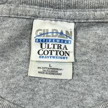 Load image into Gallery viewer, Vintage FAIRPORT CONVENTION "Cropredy Festival 2002" Folk Rock Band Music Graphic T-Shirt
