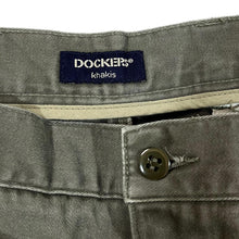 Load image into Gallery viewer, DOCKERS &quot;Khakis&quot; Classic Skater Straight Leg Khaki Chinos Trousers
