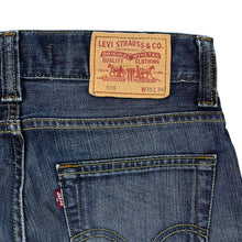 Load image into Gallery viewer, LEVI&#39;S 506 STANDARD Blue Denim Relaxed Straight Leg Jeans
