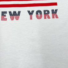 Load image into Gallery viewer, Early 00’s New York Statue Of Liberty USA Flag Souvenir Graphic White T-Shirt
