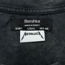 Load image into Gallery viewer, Bershka x METALLICA Flaming Skull Logo Spellout Graphic Thrash Heavy Metal Band T-Shirt
