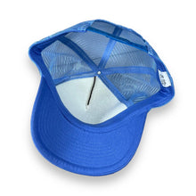 Load image into Gallery viewer, Vintage DIPPIN&#39; DONUTS Souvenir Graphic Mesh Trucker Baseball Cap
