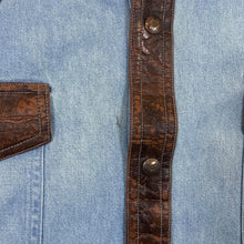 Load image into Gallery viewer, Vintage Yacary Cowboy Western Popper Leather Panel Blue Denim Long Sleeve Shirt
