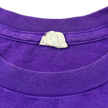 Load image into Gallery viewer, Vintage 90&#39;s JASPER &quot;Canada&quot; Souvenir Spellout Graphic Single Stitch T-Shirt
