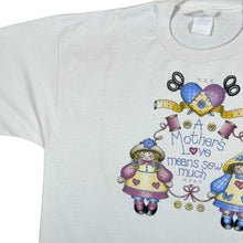 Load image into Gallery viewer, Vintage Jerzees A MOTHER&#39;S LOVE MEANS SEW MUCH Novelty Cottage Core Graphic T-Shirt
