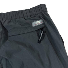 Load image into Gallery viewer, THE NORTH FACE TNF Classic Dark Grey Utility Cargo 3/4 Length Trousers
