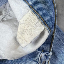 Load image into Gallery viewer, Early 00's Lee Jeans Classic Straight Leg Regular Fit Distressed Blue Denim Jeans

