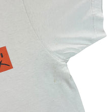 Load image into Gallery viewer, THE HUNDREDS Skater Streetwear Logo Graphic White Short Sleeve T-Shirt
