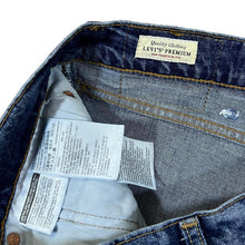 Load image into Gallery viewer, LEVI&#39;S 514 Classic Blue Denim Regular Fit Straight Leg Jeans
