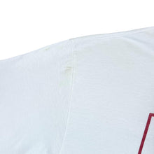 Load image into Gallery viewer, Vintage Hanes WHO&#39;S THE MAN? &quot;1 on 1 Basketball Tournament&quot; Souvenir Graphic White T-Shirt
