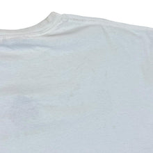 Load image into Gallery viewer, Early 00&#39;s Foot Locker FLORIDA STATE SEMINOLES Embroidered College Logo White T-Shirt
