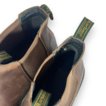 Load image into Gallery viewer, BARBOUR &quot;Farsley&quot; Classic Brown Leather Chelsea Boots
