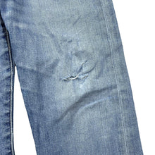 Load image into Gallery viewer, LEVI&#39;S 502 Classic Regular Tapered Fit Blue Denim Zipper Fly Jeans
