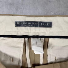 Load image into Gallery viewer, GAP (2008) "The Gap Chino" Classic Beige Straight Leg Cotton Chino Trousers
