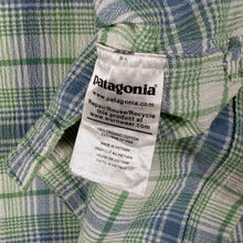 Load image into Gallery viewer, Patagonia A/C Shirt Mens L Organic Cotton Plaid Short Sleeve STY52921 SP20
