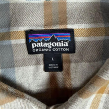 Load image into Gallery viewer, Patagonia Organic Cotton Plaid Flannel Shirt Mens L Check Long Sleeve

