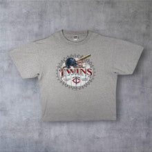 Load image into Gallery viewer, Vintage Lee Sport MLB Minnesota Twins Baseball Graphic Grey Cotton T-Shirt
