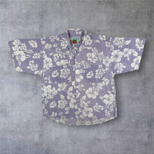 Load image into Gallery viewer, Vintage Moda L'Uomo Hawaiian Floral Pattern Purple White Short Sleeve Shirt
