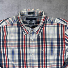 Load image into Gallery viewer, Tommy Hilfiger Mens M 15.5-16 Custom Fit Plaid Check 2 Ply Button Down Shirt
