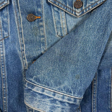 Load image into Gallery viewer, Levis 70525 Classic Trucker Denim Jacket Mens M Blue Stonewash Red Tab Cotton
