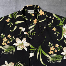 Load image into Gallery viewer, Vintage L'Homme Moderne Hawaiian Floral Black Polyester Short Sleeve Shirt
