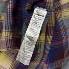 Load image into Gallery viewer, Patagonia Fjord Flannel Shirt Mens XL 42400 Organic Cotton Plaid FA23
