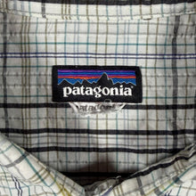 Load image into Gallery viewer, Patagonia Seersucker Shirt Mens Plaid Short Sleeve Outdoor Check Mens Medium
