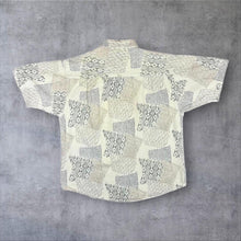 Load image into Gallery viewer, Vintage 90s Emos Naturals Made in Italy Abstract Geometric Shirt Large 4

