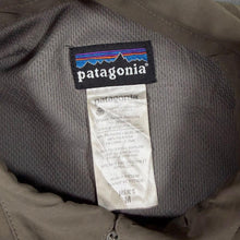 Load image into Gallery viewer, Patagonia Sol Patrol Shirt Mens M 54257 Fly Fishing Trout Logo Vented Khaki
