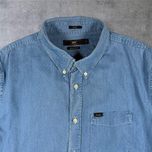 Load image into Gallery viewer, Lee Mens Chambray Shirt M Blue Micro Dot Short Sleeve Button Down Regular Fit
