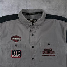Load image into Gallery viewer, Harley Davidson MotorClothes Mechanic Shirt Mens L Grey Black Flame Embroidered

