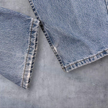 Load image into Gallery viewer, Vintage Lee Jeans W38 L30 Made in Ireland 90s Light Wash Straight Leg Denim
