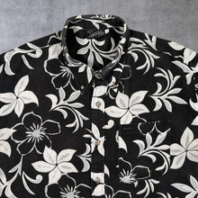 Load image into Gallery viewer, Vintage Arii Tahiti Hawaiian Tropical Floral Pattern Black White Grey Cotton Shirt
