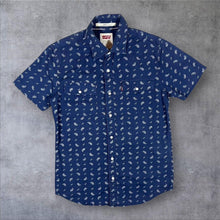 Load image into Gallery viewer, Levi’s "Modern Fit" Paisley Patterned Pearl Snap Popper Button Cotton Shirt
