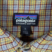 Load image into Gallery viewer, Patagonia Lightweight Fjord Flannel Shirt Mens L Organic Cotton Plaid STY54020
