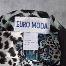 Load image into Gallery viewer, Early 00's Euro Moda Y2K Cheetah Leopard Animal Pattern Short Sleeve Shirt
