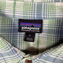 Load image into Gallery viewer, Patagonia A/C Shirt Mens L Organic Cotton Plaid Short Sleeve STY52921 SP20
