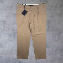 Load image into Gallery viewer, GAP (2008) "The Gap Chino" Classic Beige Straight Leg Cotton Chino Trousers
